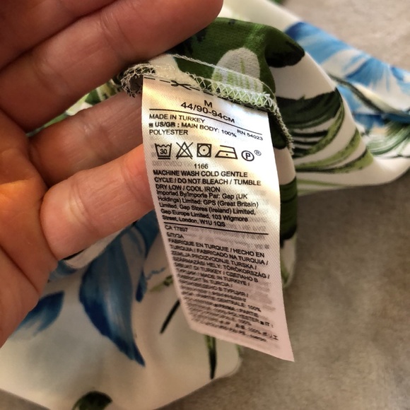 NWT banana republic floral ruffle top - Picture 5 of 6